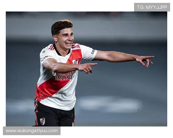 全能前锋模板：阿尔瓦雷斯如何胜任多个位置