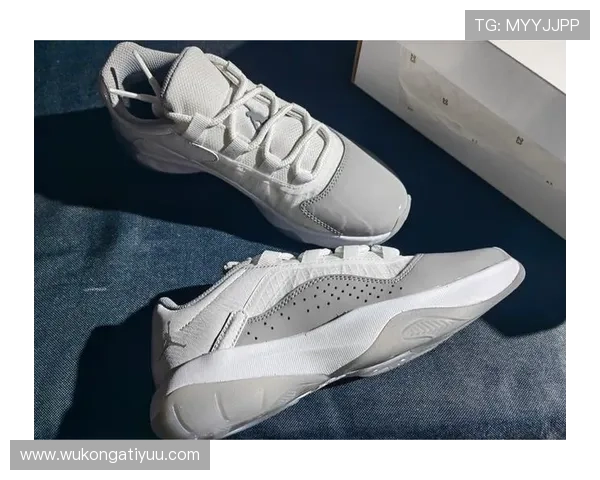 乔丹退役后居然还在用老爹鞋刷街，这身价还能这么接地气？