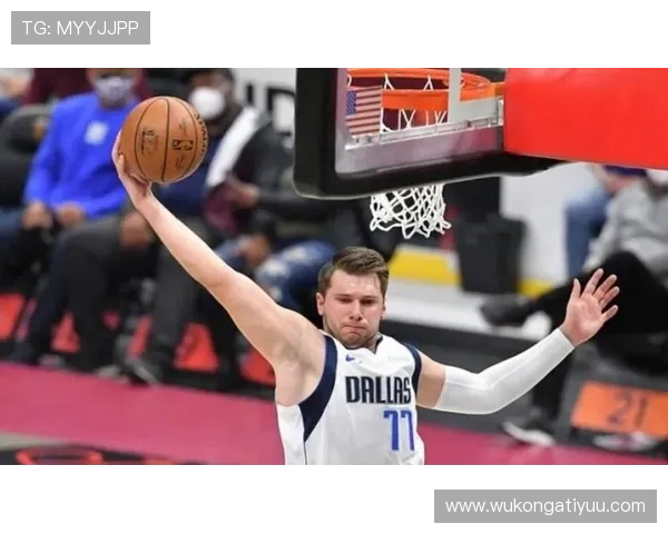 威廉姆斯为东契奇挡拆制造空位提升三分威胁