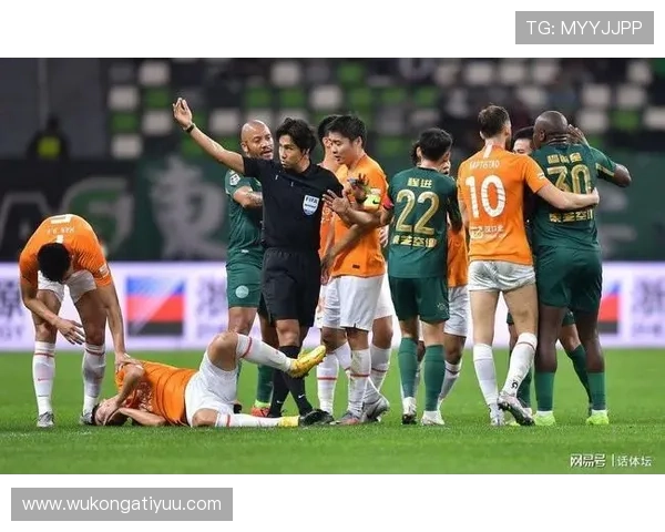 假动作规则在点球中的判定要点：何为犯规与黄牌